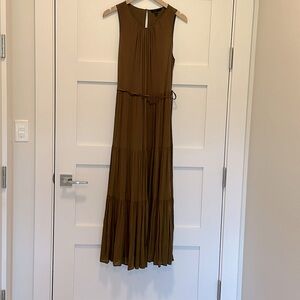 Banana Republic Brown Maxi Dress. Medium